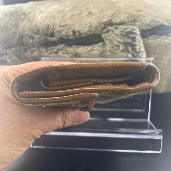 Vintage Gucci bamboo compact wallet. - Picture 4 of 13